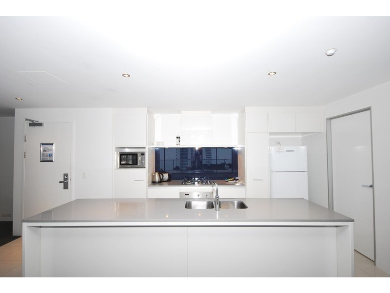 9 Ferny Avenue, Surfers Paradise QLD 4217