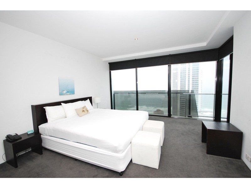 9 Ferny Avenue, Surfers Paradise QLD 4217