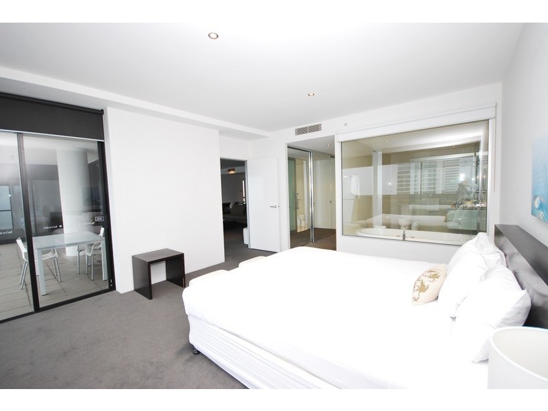 9 Ferny Avenue, Surfers Paradise QLD 4217