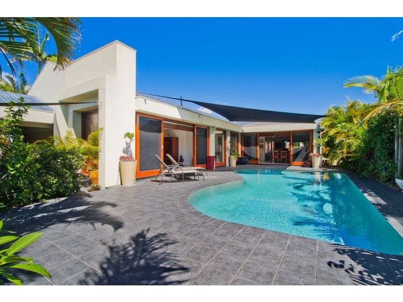 Paradise Waters QLD 4217