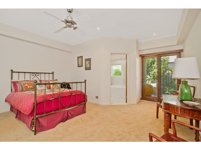 Paradise Waters QLD 4217