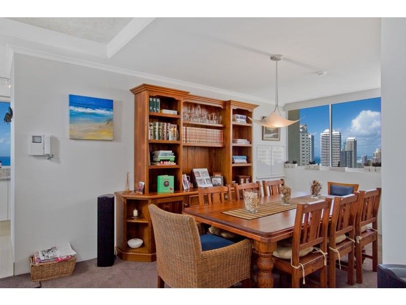 2 Montgomery Avenue, Main Beach QLD 4217