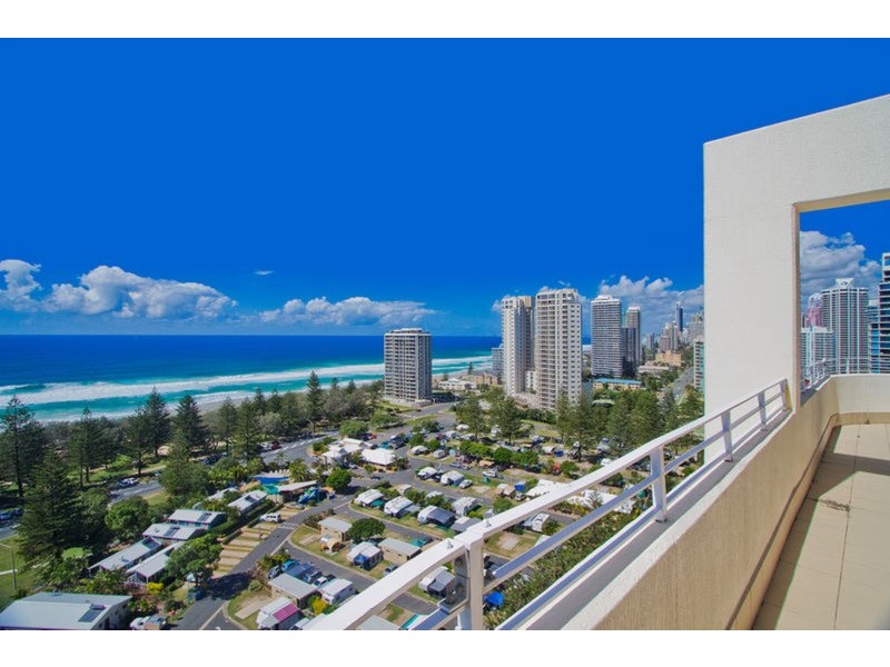 2 Montgomery Avenue, Main Beach QLD 4217
