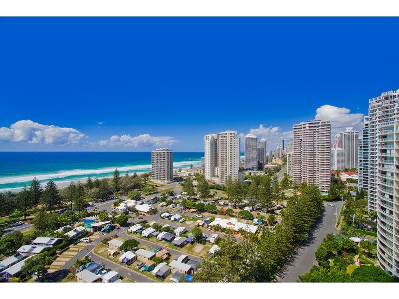 2 Montgomery Avenue, Main Beach QLD 4217