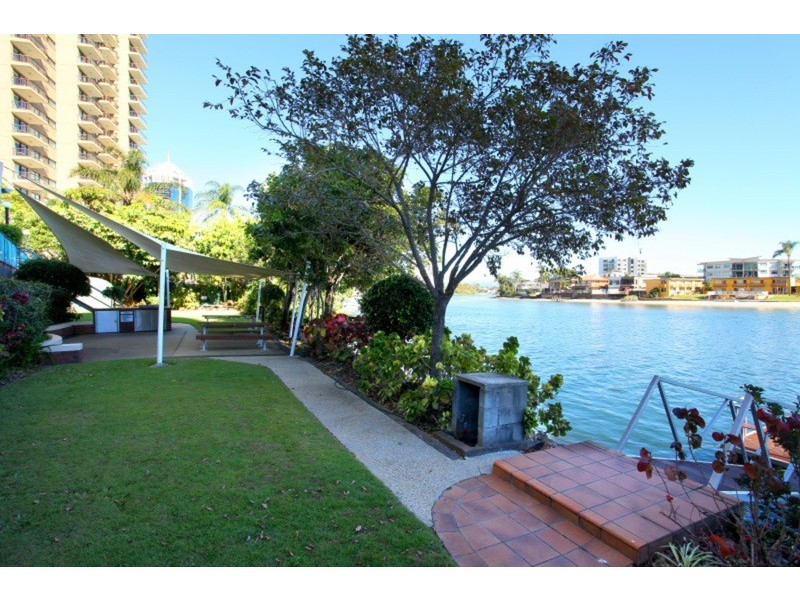 2/40  Ferny  Avenue, Surfers Paradise QLD 4217