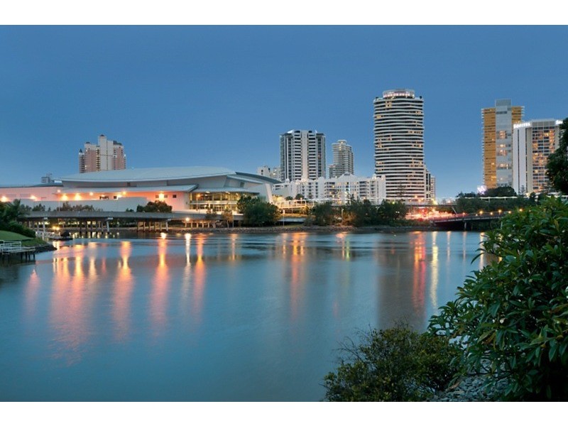 15-17 Lakeland Key, Broadbeach Waters QLD 4218