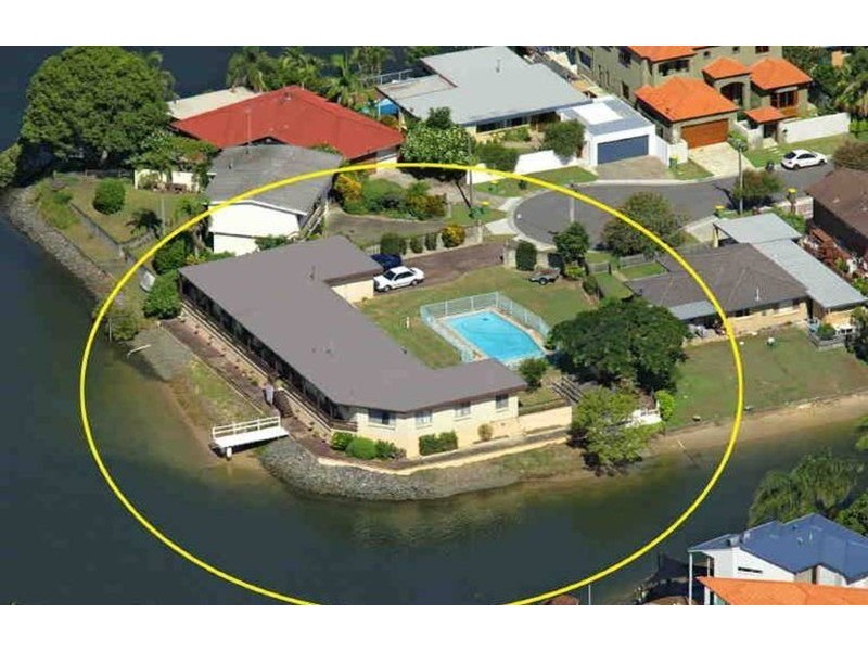 15-17 Lakeland Key, Broadbeach Waters QLD 4218