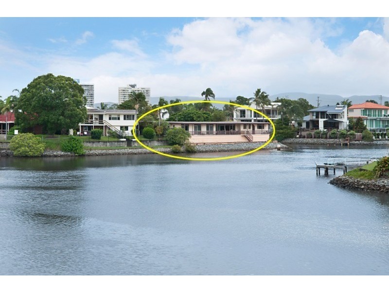 15-17 Lakeland Key, Broadbeach Waters QLD 4218