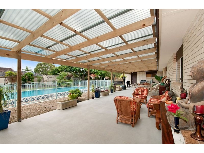 15-17 Lakeland Key, Broadbeach Waters QLD 4218