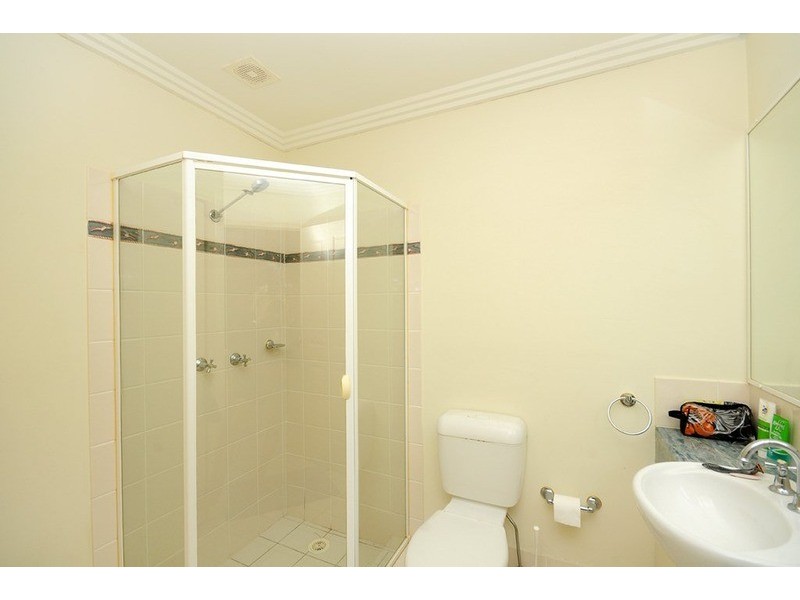 31 Chester  Terrace, Southport QLD 4215