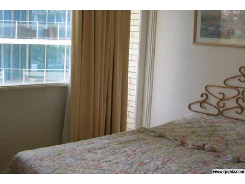 22/136 Old Burleigh  Road, Broadbeach QLD 4218