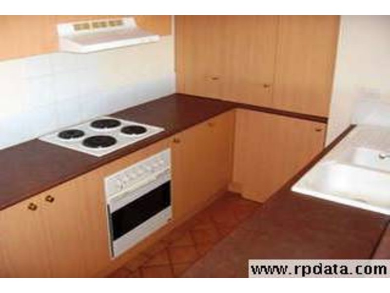 7/27 Chester  Terrace, Southport QLD 4215