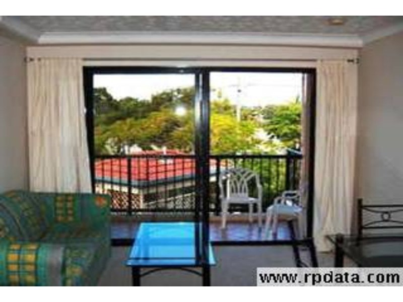 7/27 Chester  Terrace, Southport QLD 4215