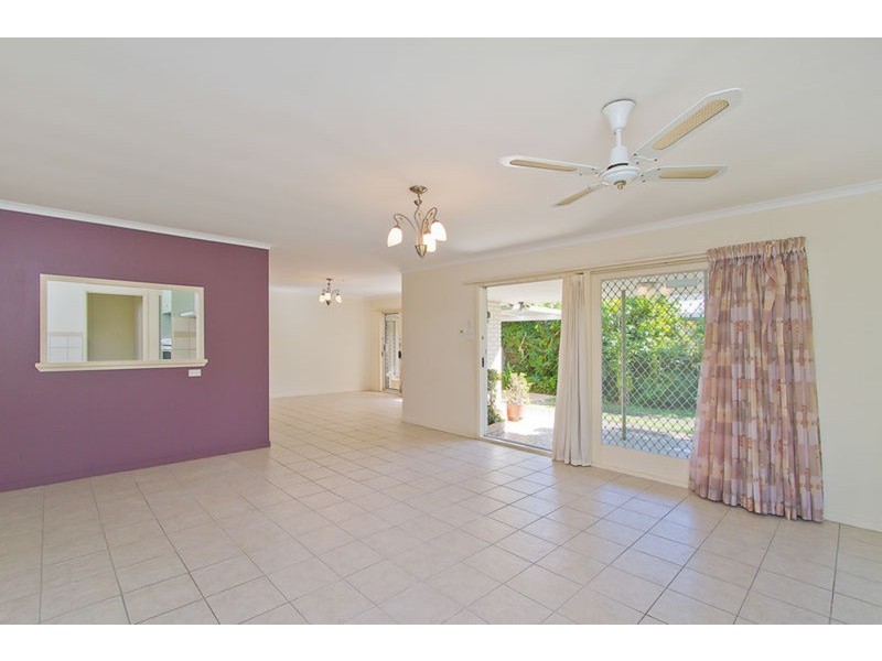 9 Brindisi Avenue, Isle Of Capri QLD 4217