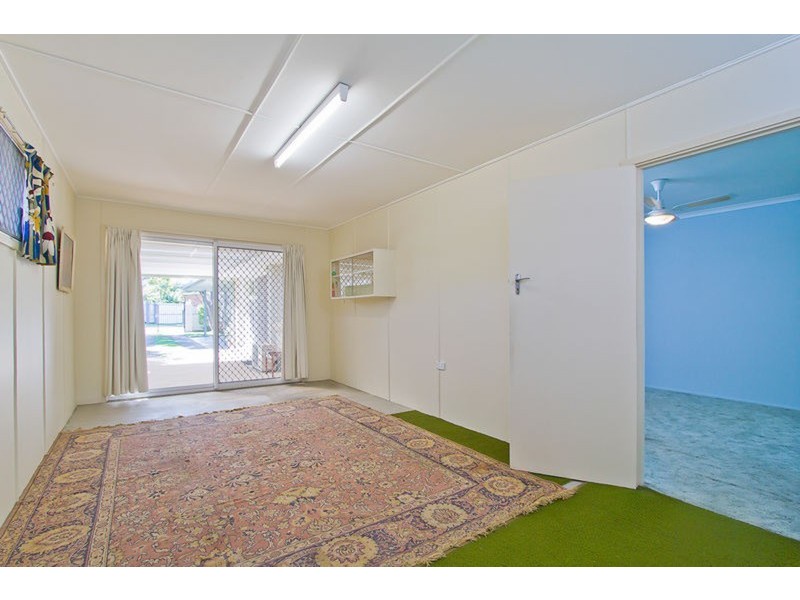 9 Brindisi Avenue, Isle Of Capri QLD 4217