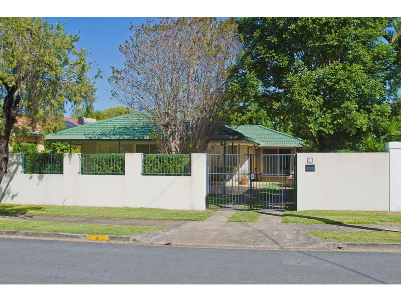 9 Brindisi Avenue, Isle Of Capri QLD 4217