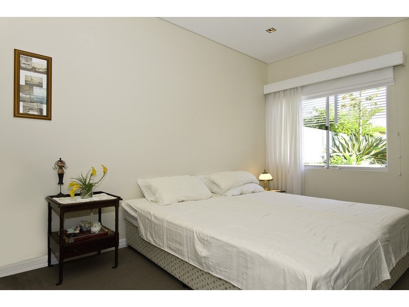 3/32 Oatland  Esplanade, Runaway Bay QLD 4216