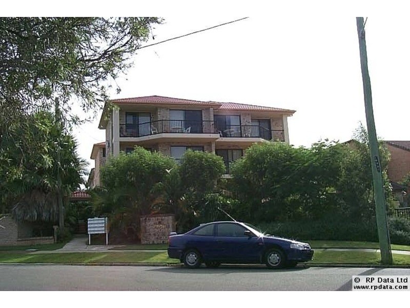7/27 Chester  Terrace, Southport QLD 4215