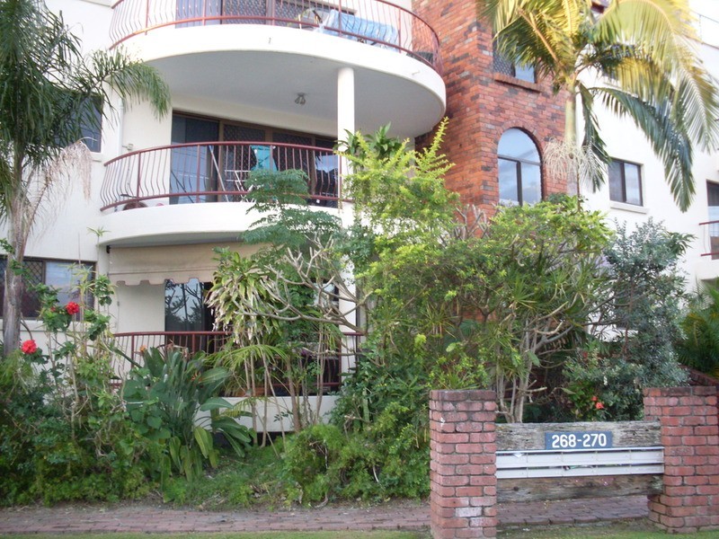 2/268 Stanhill Drive, Chevron Island QLD 4217