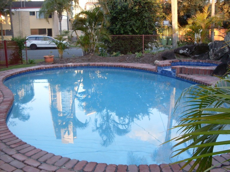 2/268 Stanhill Drive, Chevron Island QLD 4217