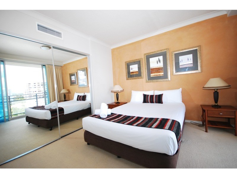 23 Ferny Avenue, Surfers Paradise QLD 4217