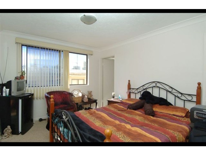 8/26 Stanhill  Drive, Surfers Paradise QLD 4217