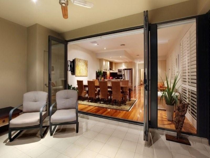 28b Armrick, Broadbeach QLD 4218