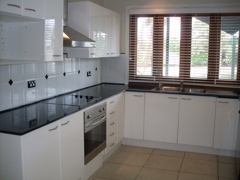 12 Beverley Crescent, Broadbeach Waters QLD 4218