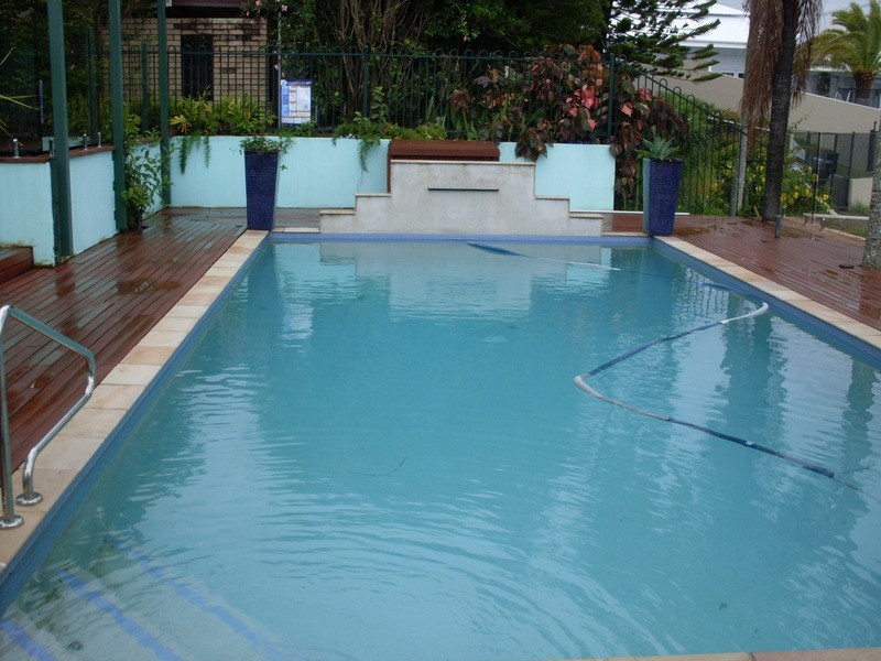 12 Beverley Crescent, Broadbeach Waters QLD 4218