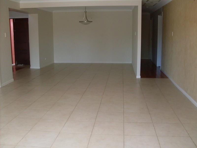 12 Beverley Crescent, Broadbeach Waters QLD 4218