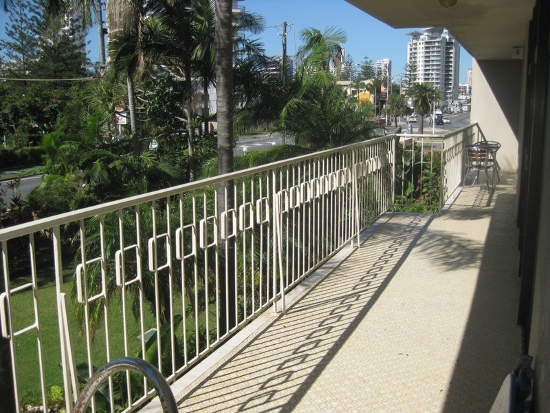 33 Thornton Street, Surfers Paradise QLD 4217