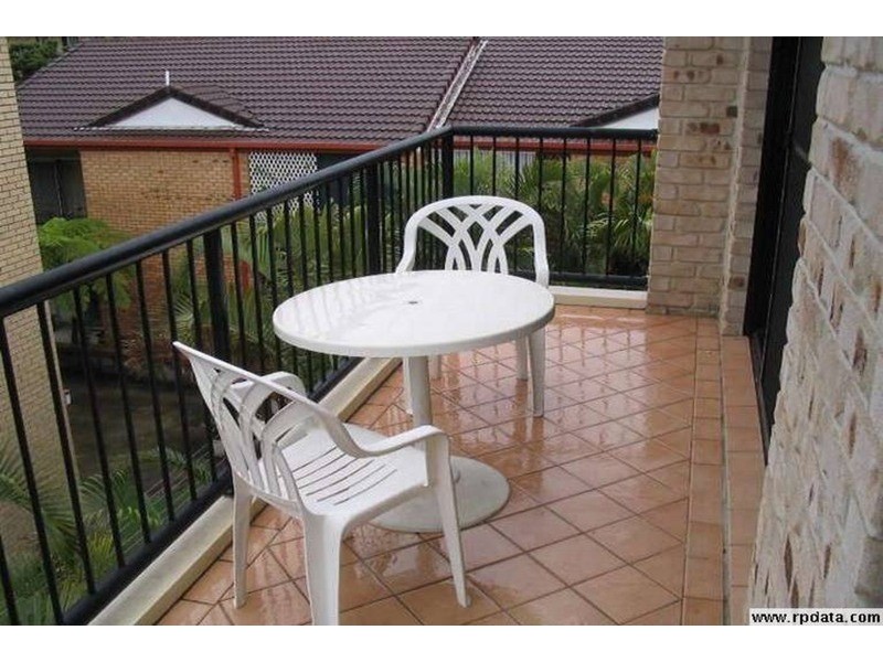 7/27 Chester  Terrace, Southport QLD 4215