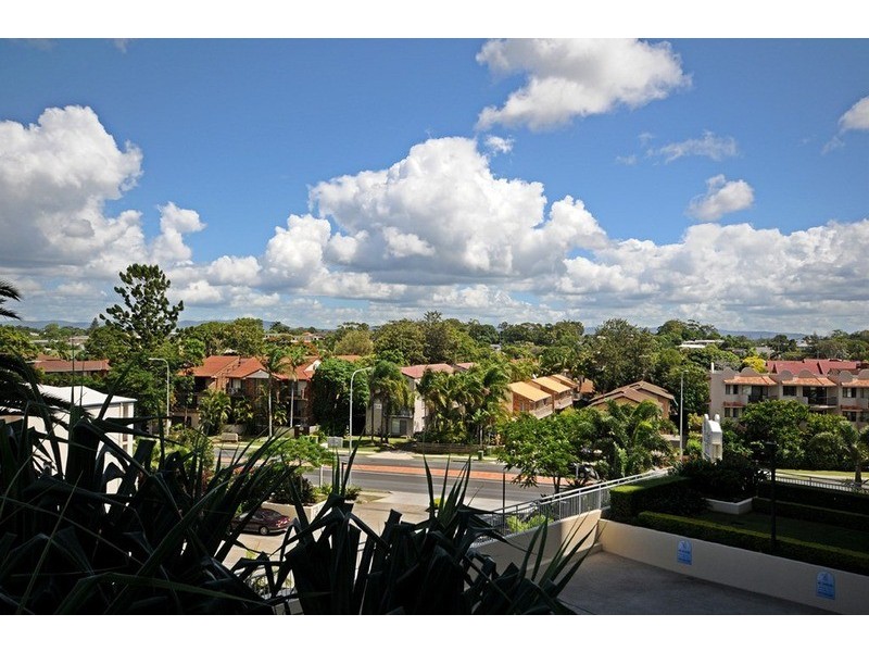 405/360 Marine Parade, Labrador QLD 4215