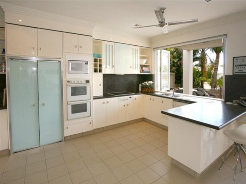 30 Norseman Court, Paradise Waters QLD 4217