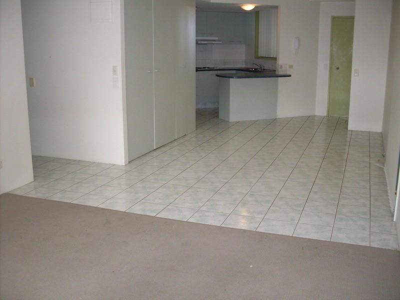 1/124 Queen Street, Southport QLD 4215