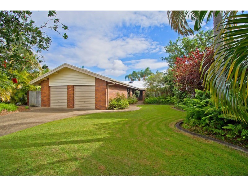 10 Larne Avenue, Sorrento QLD 4217