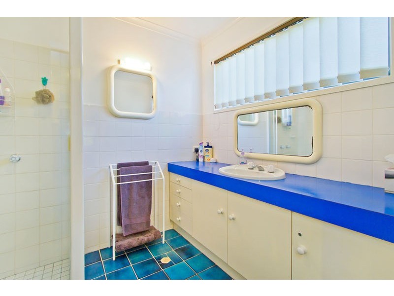 10 Larne Avenue, Sorrento QLD 4217