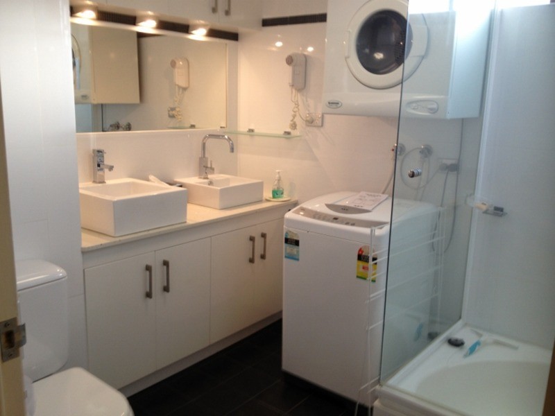 21 Old Burleigh Road, Surfers Paradise QLD 4217