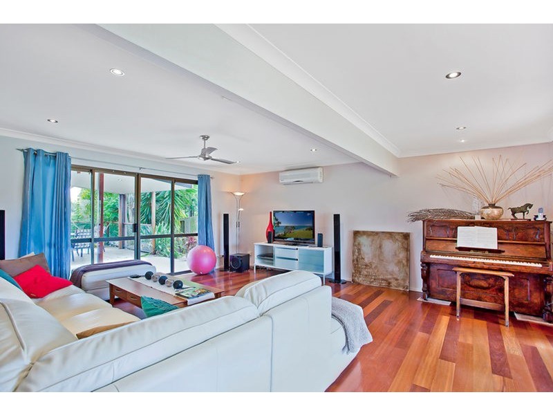 30 Blair Athol Crescent, Sorrento QLD 4217