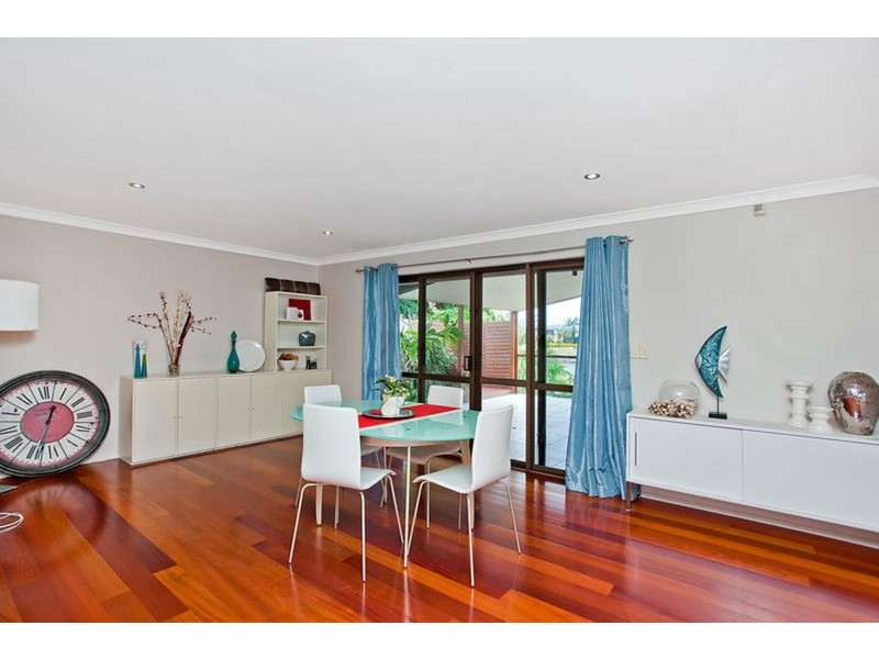 30 Blair Athol Crescent, Sorrento QLD 4217