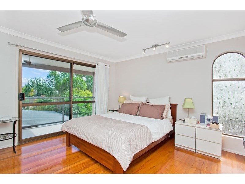 30 Blair Athol Crescent, Sorrento QLD 4217