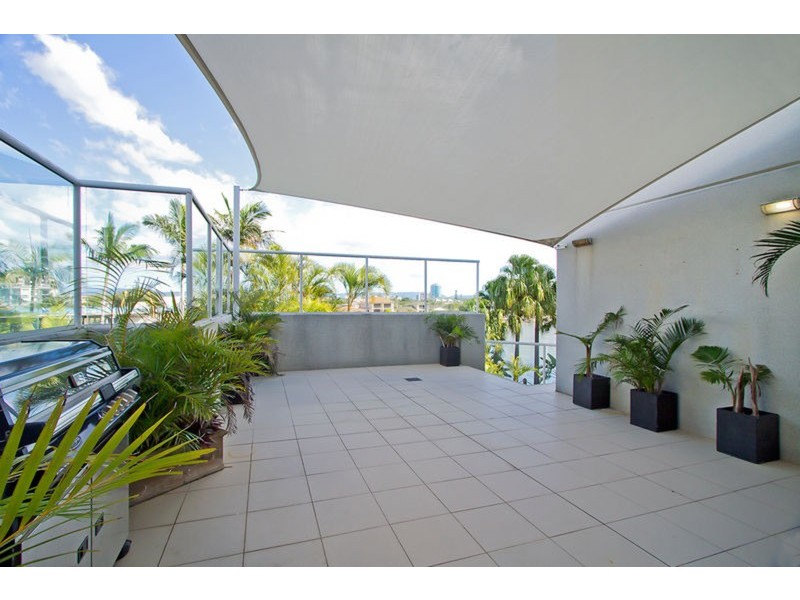20 “Solitaire” Riverview  Parade, Surfers Paradise QLD 4217