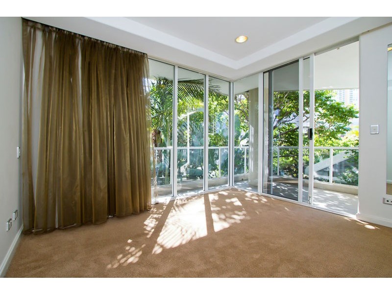 20 “Solitaire” Riverview  Parade, Surfers Paradise QLD 4217