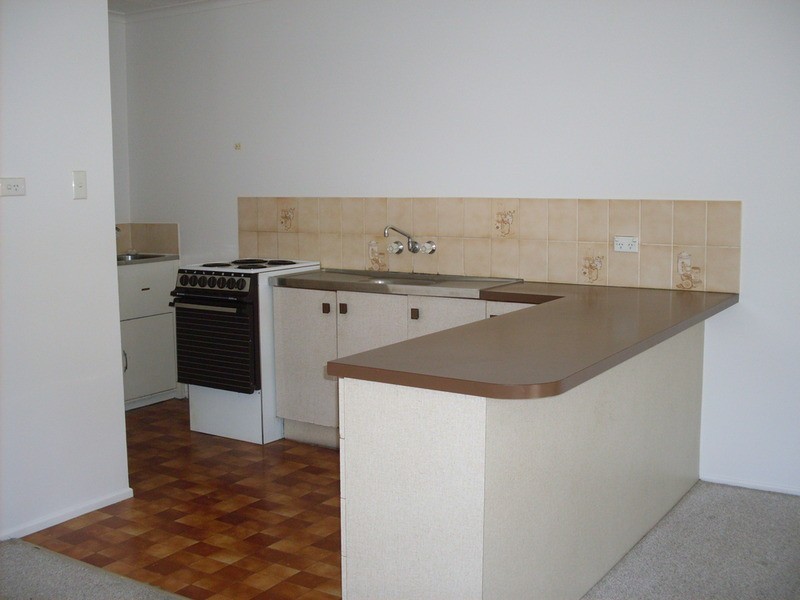 1/12 Parneno Street, Chevron Island QLD 4217