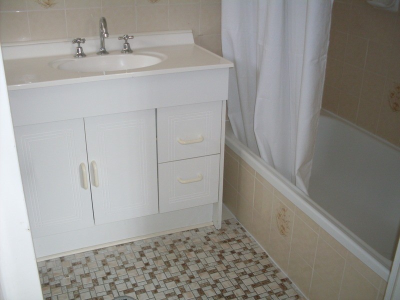 1/12 Parneno Street, Chevron Island QLD 4217