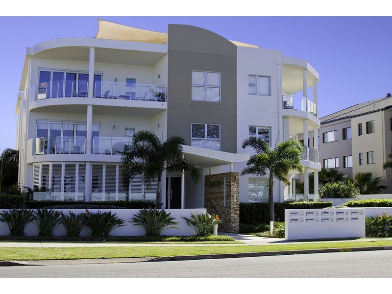 3/32 Oatland  Esplanade, Runaway Bay QLD 4216