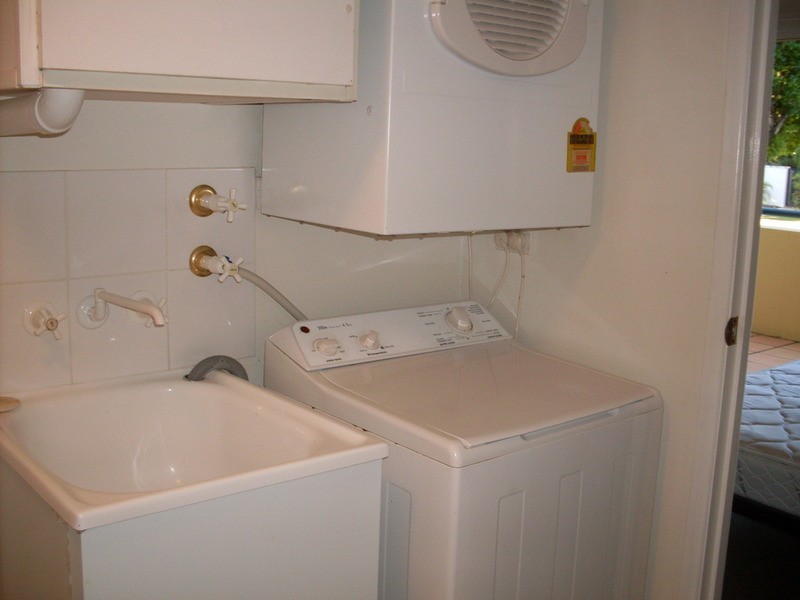 10/10 Purli Street, Chevron Island QLD 4217