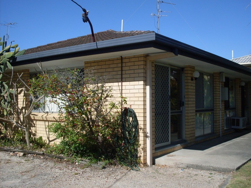 1/12 Parneno Street, Chevron Island QLD 4217