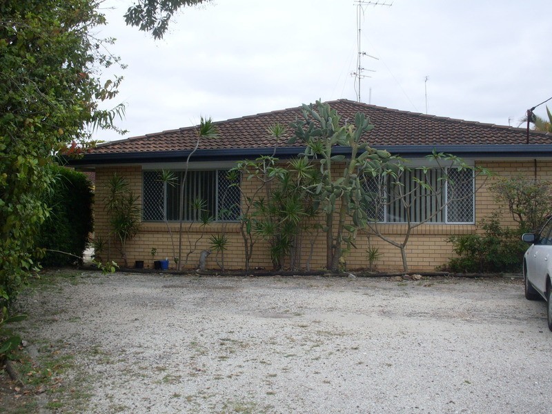 1/12 Parneno Street, Chevron Island QLD 4217