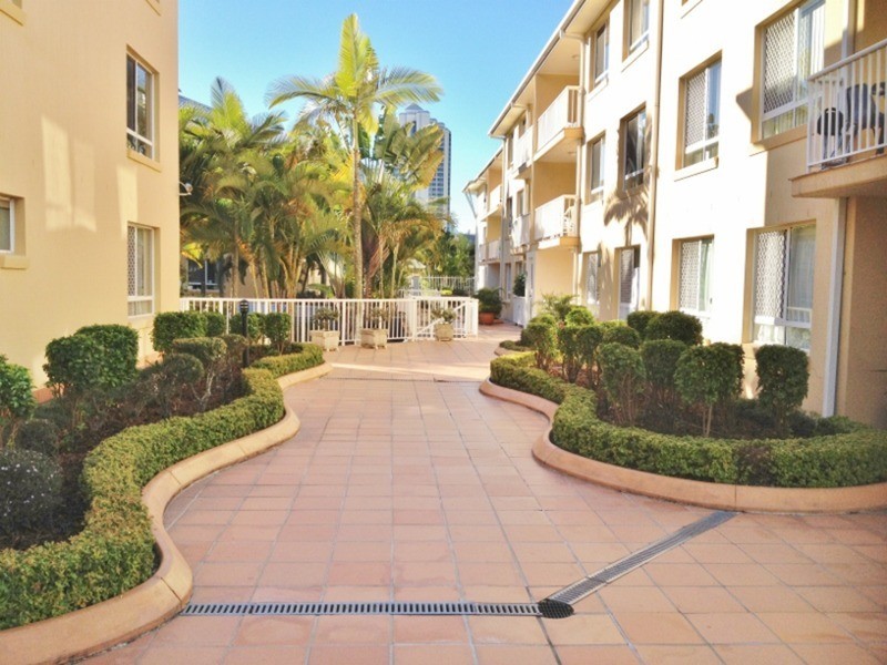 35 Palm Avenue, Surfers Paradise QLD 4217